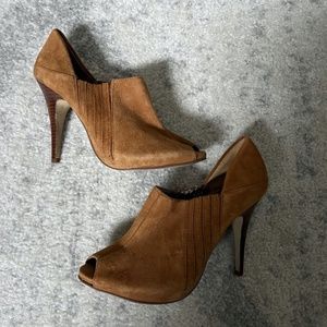 Guess brown suede booties heels